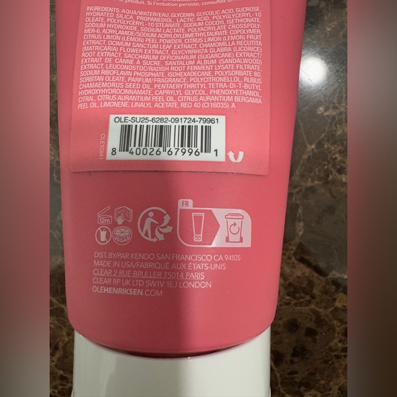 Ole Henriksen Smoothing Scrub Strawberry Lemonade - Picture 5 of 6